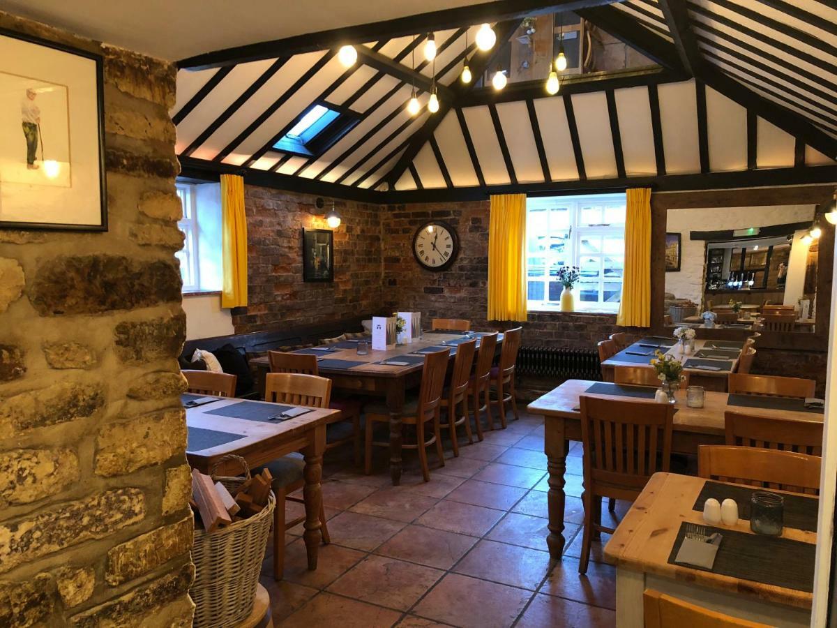 The White Hart Otel Sherington Dış mekan fotoğraf
